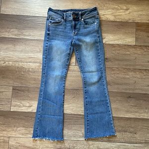 EUC American Eagle Super Stretch Frayed Hem Jeans